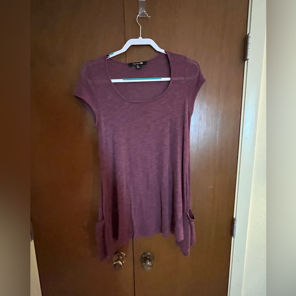 Forever 21 Plum Purple Shark Bite Flowy Tee Shirt with Pockets | High Low Top